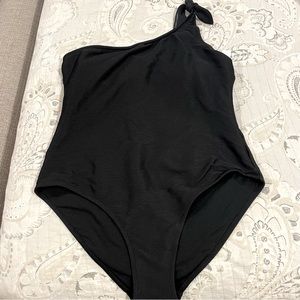 NWT Old Navy One Shoulder Swimsuit